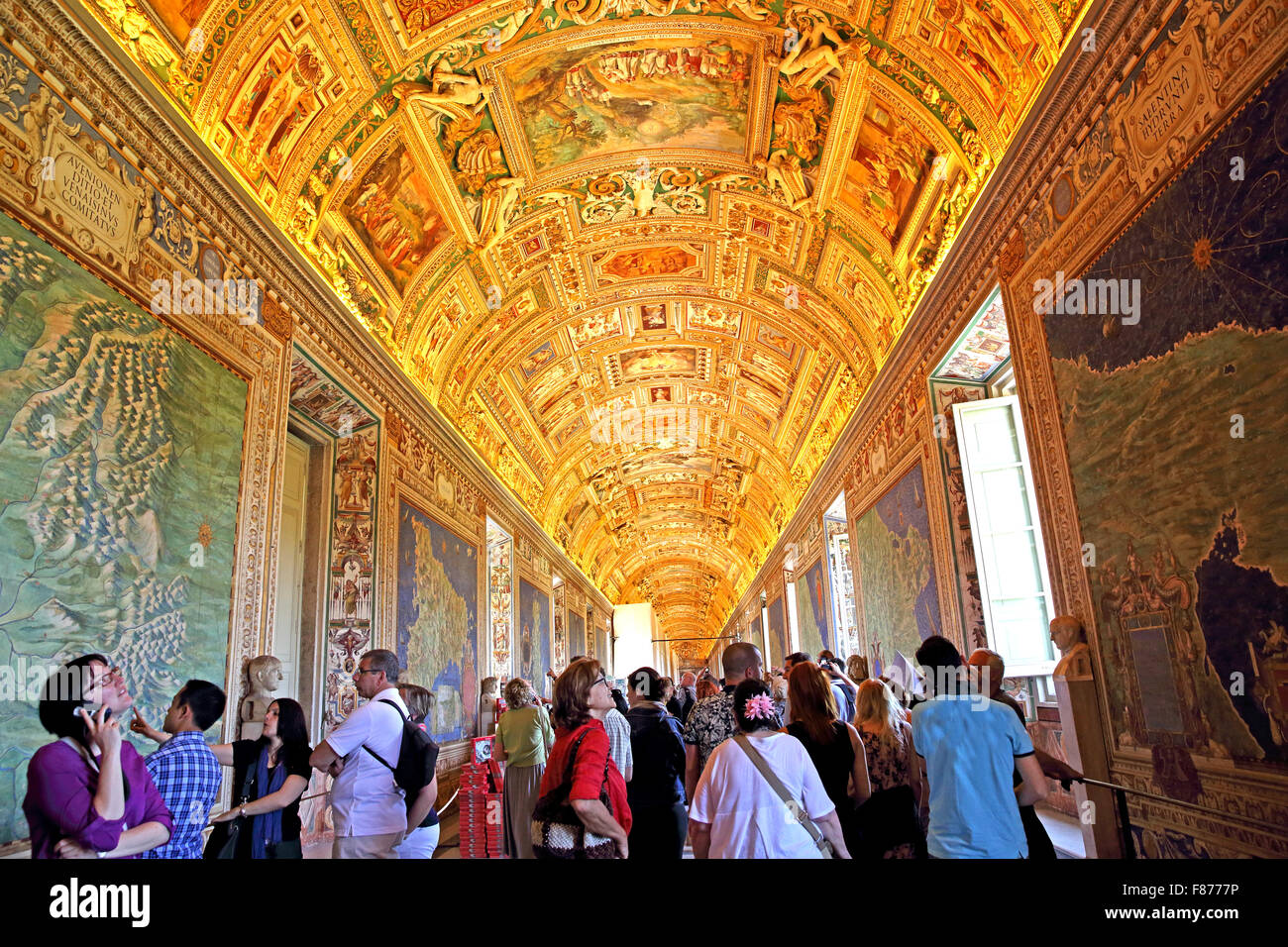 La Galleria della Carte Geografiche o galleria delle mappe nel Museo del Vaticano. Foto Stock