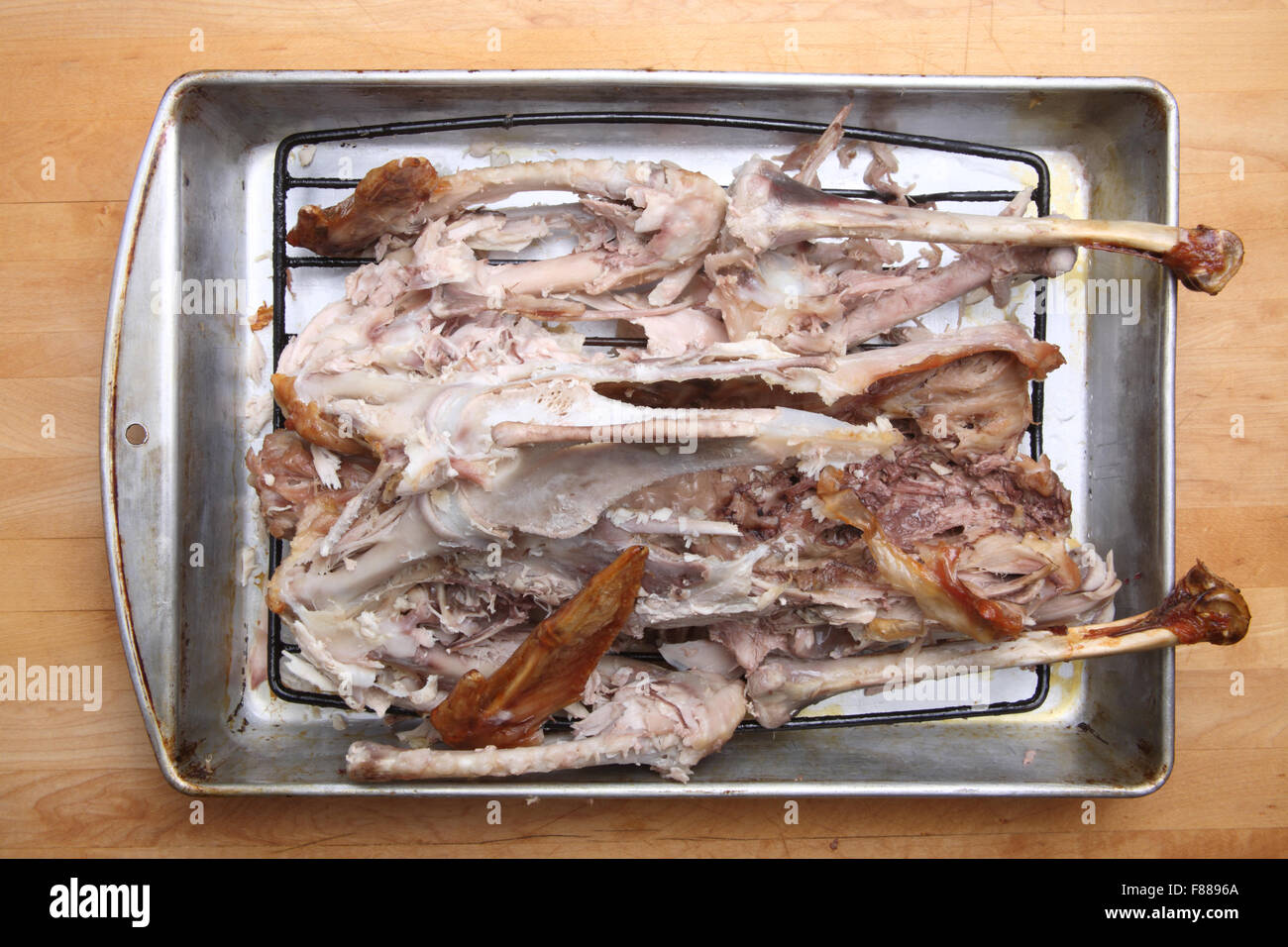 La Turchia carcassa in teglia Foto Stock