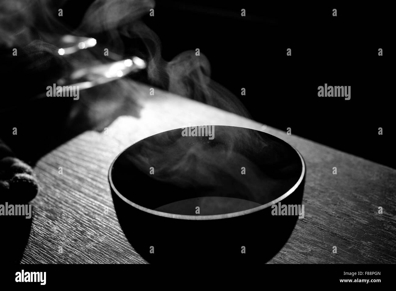 Soup Bowl con il vapore che si elevano fino Foto Stock