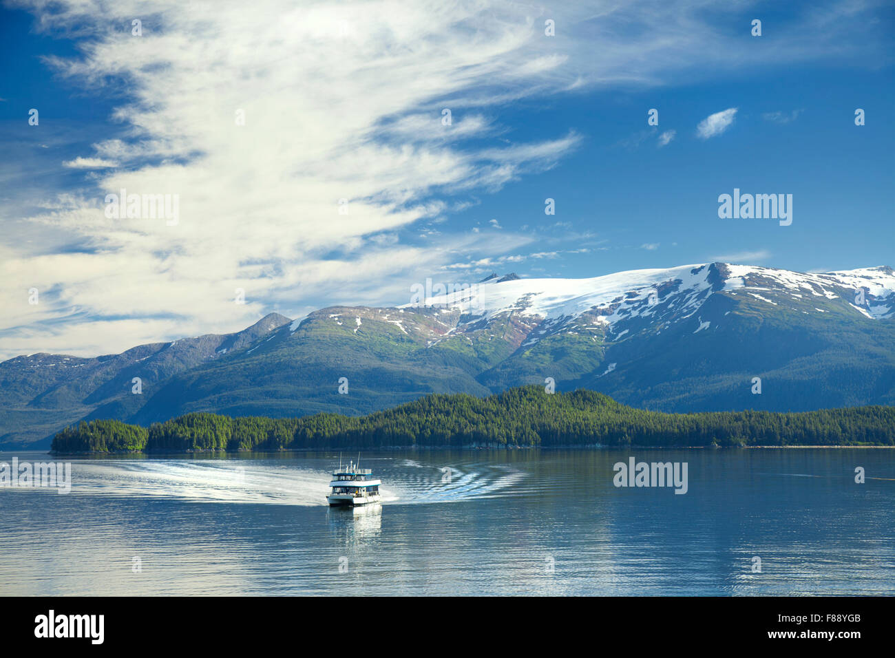 Barca in Tracy Arm Fjord Alaska Foto Stock