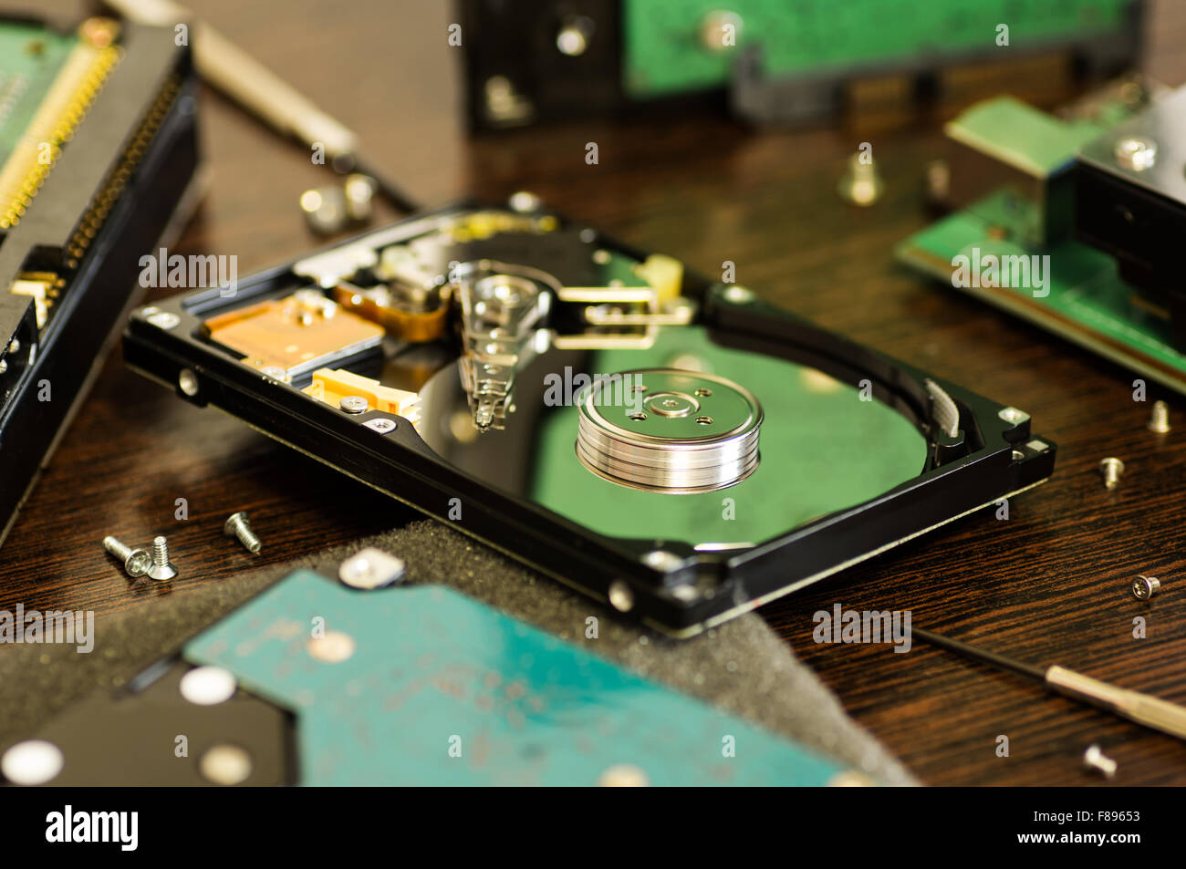 Smontaggio in casa per l'auto-riparazione del disco rigido Foto Stock