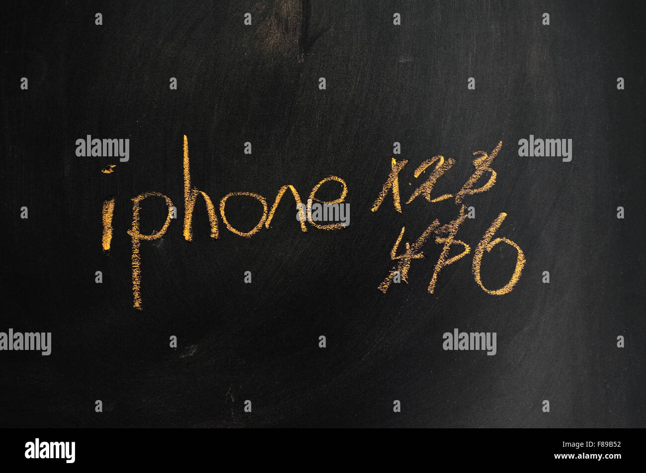 Iphone 6 scritti su una lavagna in gesso. Foto Stock