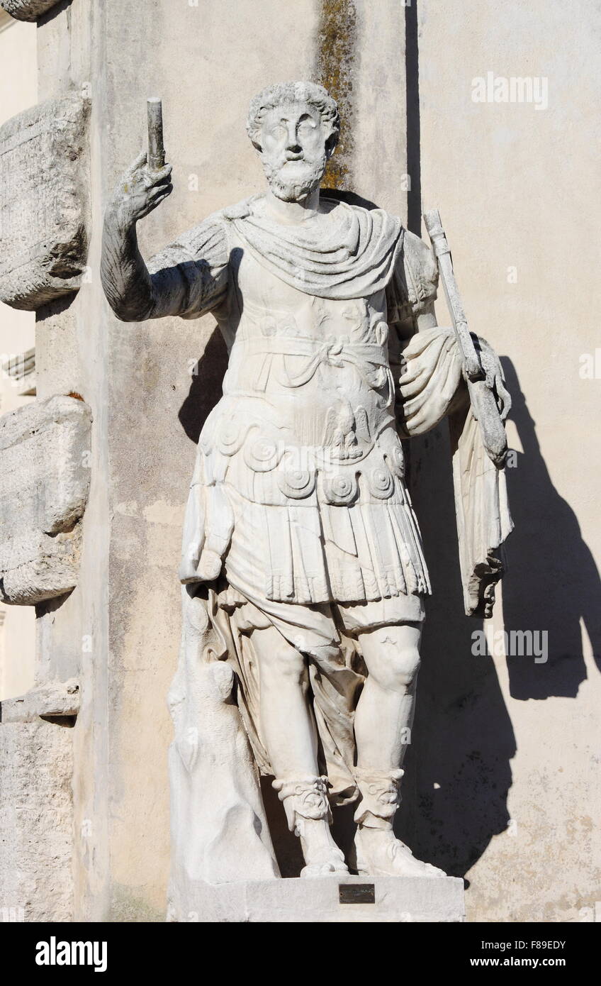 Statua di un romano militar leader in Roma, Italia Foto Stock