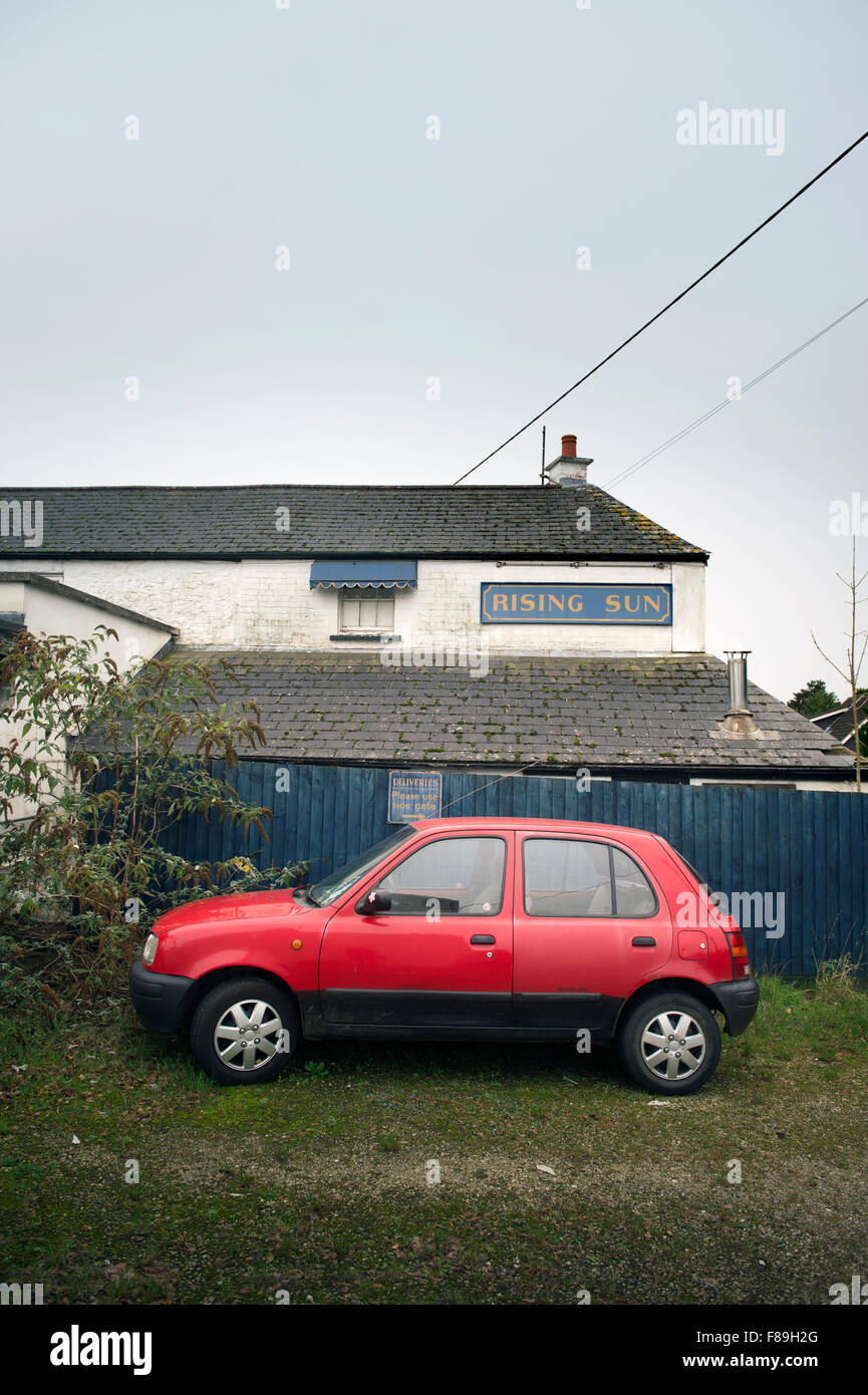 Chiuso il Rising Sun Pub nella Foresta di Dean, GLOUCESTERSHIRE REGNO UNITO Foto Stock