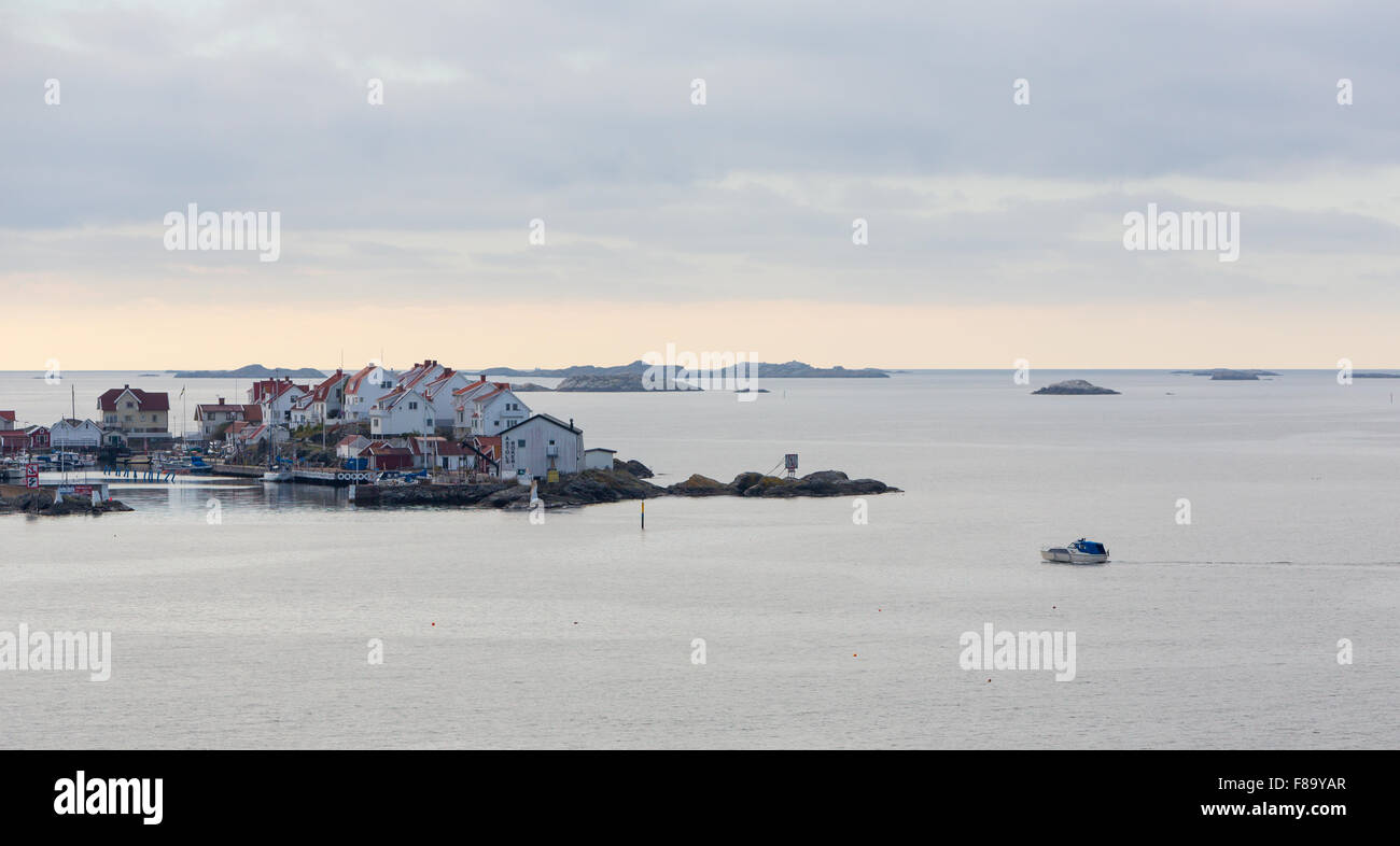 Vista da Dyron su Astol e sulla costa occidentale a nord di Marstrand Foto Stock