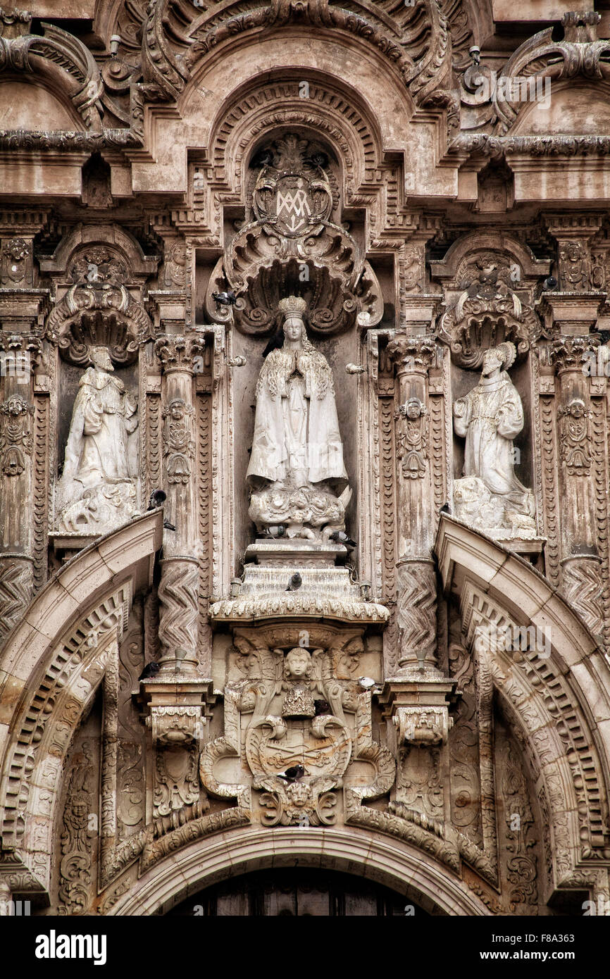 La facciata della chiesa di San Francesco monastero o Convento de San Francisco, Lima, Perù. Foto Stock