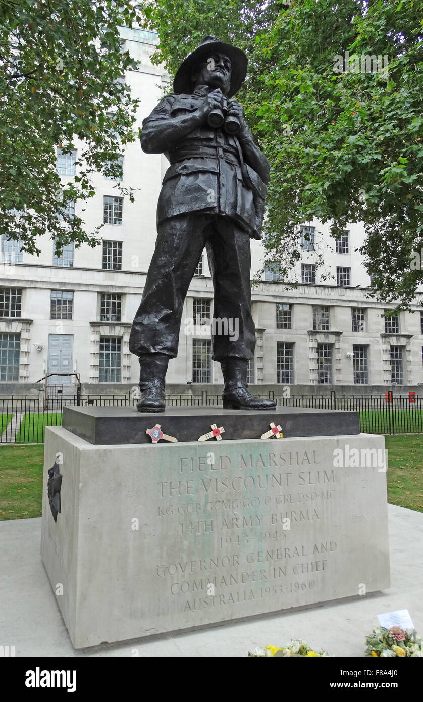 Statua del maresciallo di campo William Joseph Slim, primo Visconte Slim, KG, GCB, GCMG, GCVO, gbe, DSO, MC, KStJ (6 agosto 1891 - 14 dicembre 1970), usualmente noto come Bill Slim, era un militare inglese commander e il tredicesimo Governatore Generale di Australia. Foto Stock Statua del maresciallo di campo William Joseph Slim, primo Visconte Slim, KG, GCB, GCMG, GCVO, gbe, DSO, MC, KStJ (6 agosto 1891 - 14 dicembre 1970), usualmente noto come Bill Slim, era un militare inglese commander e il tredicesimo Governatore Generale di Australia. Foto Stock