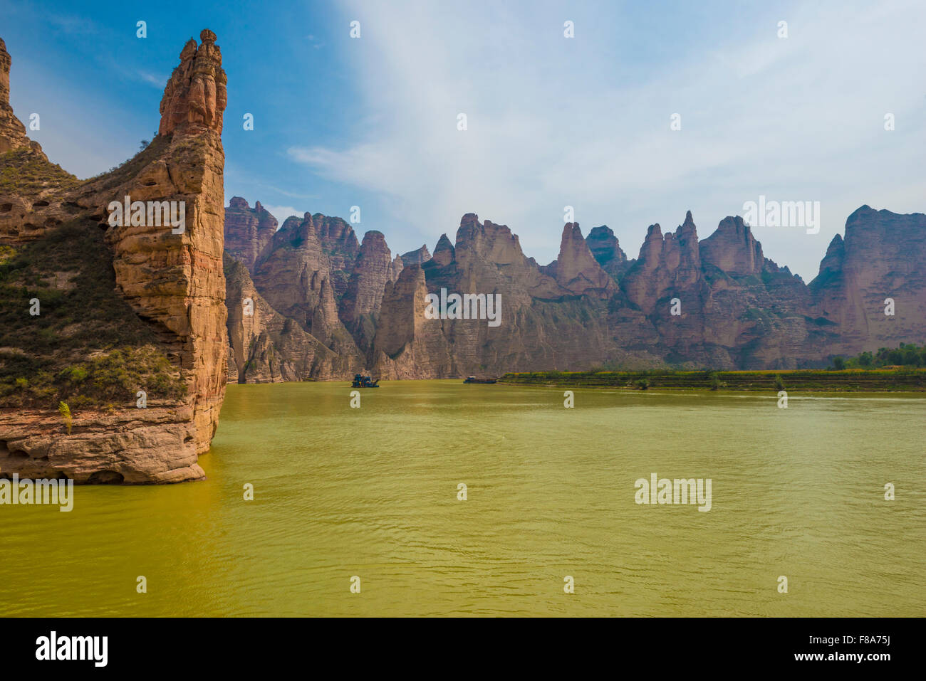 Il Fiume Giallo e pinnacoli, Cina, Vicino Grotte Bingling Foto Stock