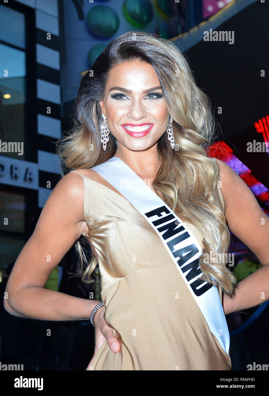 Las Vegas, Nevada, USA. Il 7 dicembre, 2015. Miss Universo Finlandia Rosa-Maria Ryyti assiste l'evento benvenuto foto-riprese per il 2015 Miss Universo concorrenti su dicembre 7, 2015 sui passi di Planet Hollywood Resort & Casino di Las Vegas in Nevada. Credito: Marcel Thomas/ZUMA filo/Alamy Live News Foto Stock