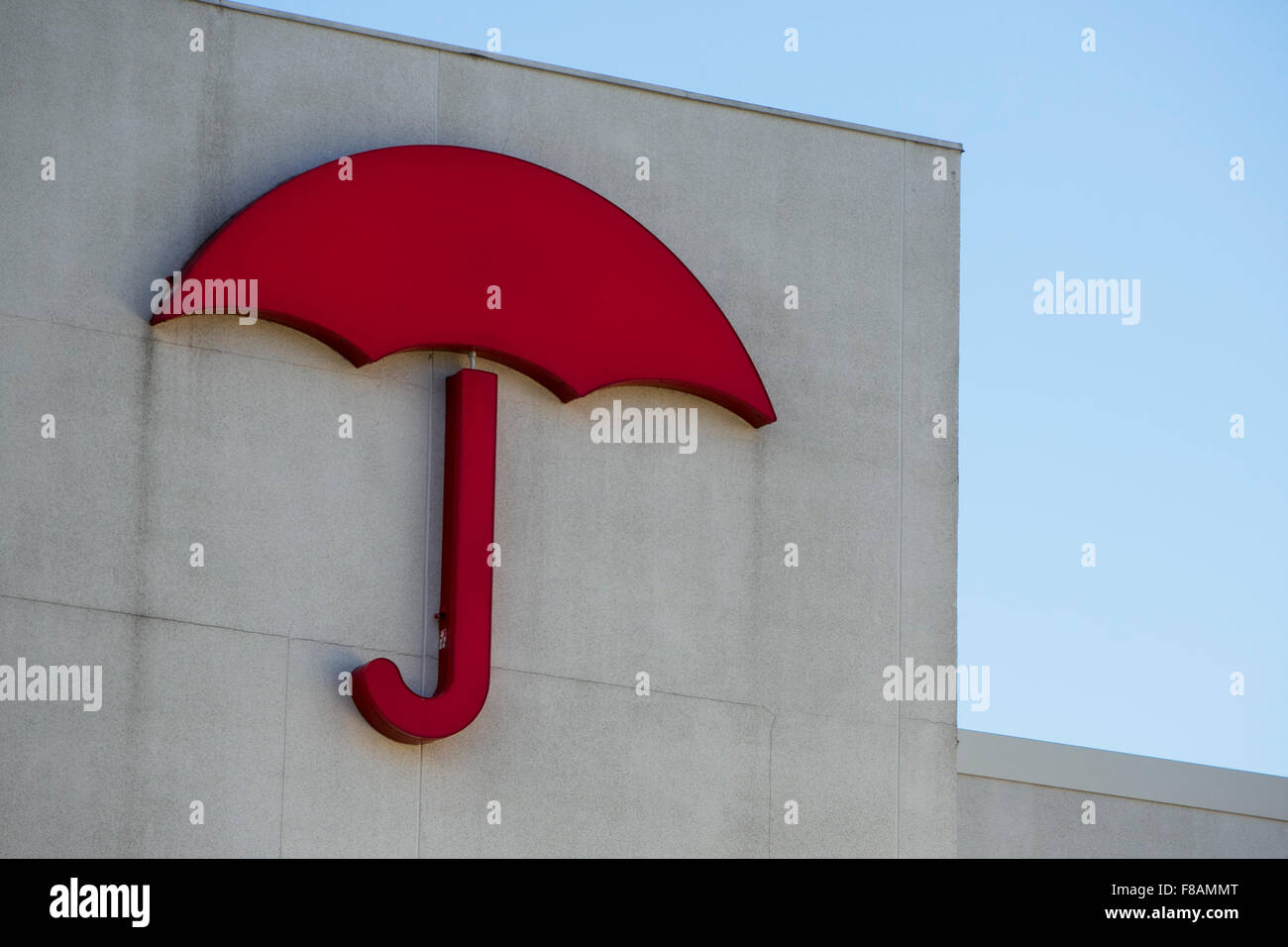 Un segno del logo al di fuori di una struttura occupata dai viaggiatori le aziende a Windsor, nel Connecticut, il 21 novembre 2015. Foto Stock