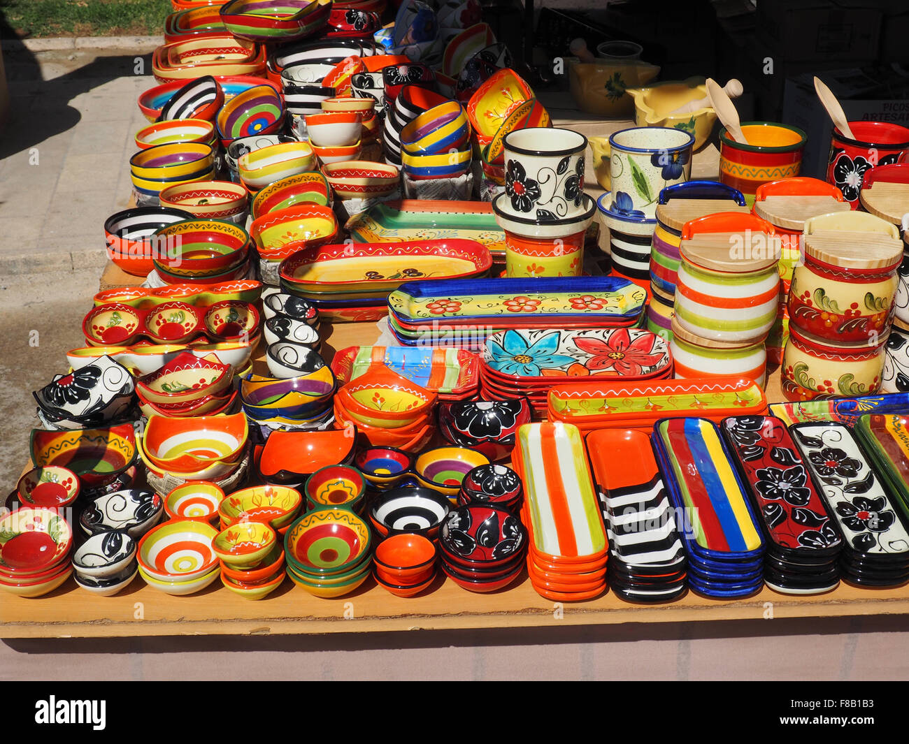 Vendita di ceramica, tipica del Marocco e Spagna Foto Stock