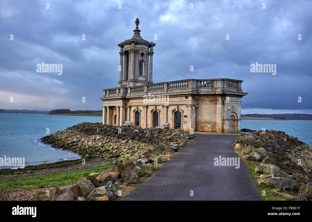 Normanton Chiesa, Rutland serbatoio acqua, Oakham, Rutland, UK - nel tardo pomeriggio, inverno Foto Stock