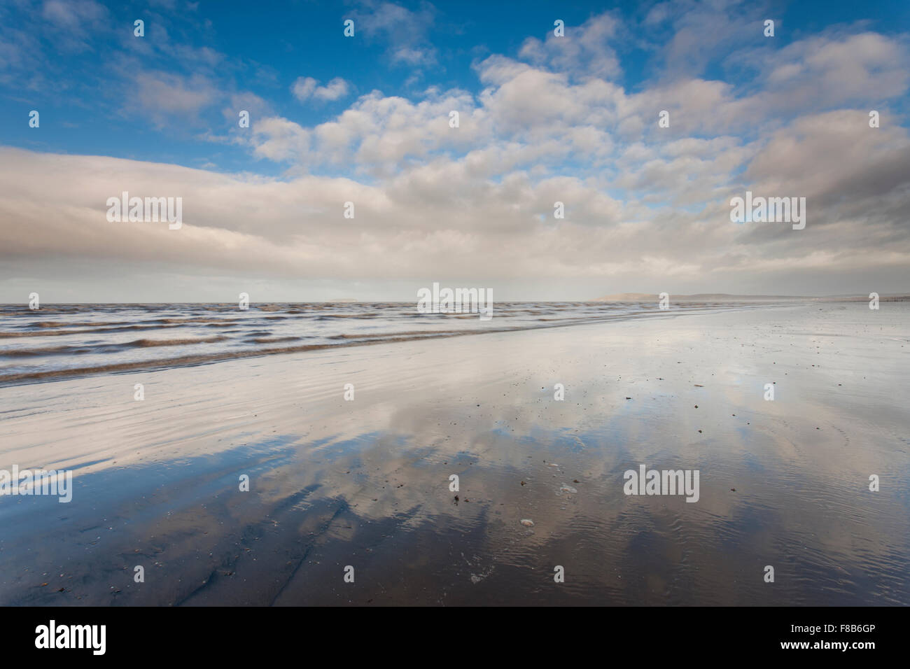 Una vista dalla spiaggia Berrow, Somerset, Regno Unito. Foto Stock