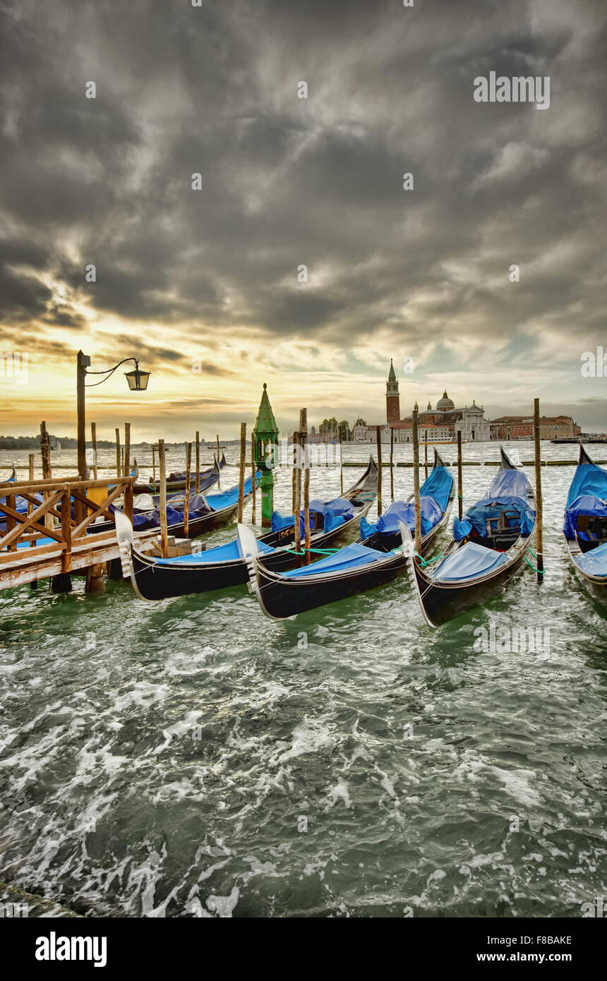 Venezia, Italia in scena con la gondola e il mare, grunge foto astratte Foto Stock
