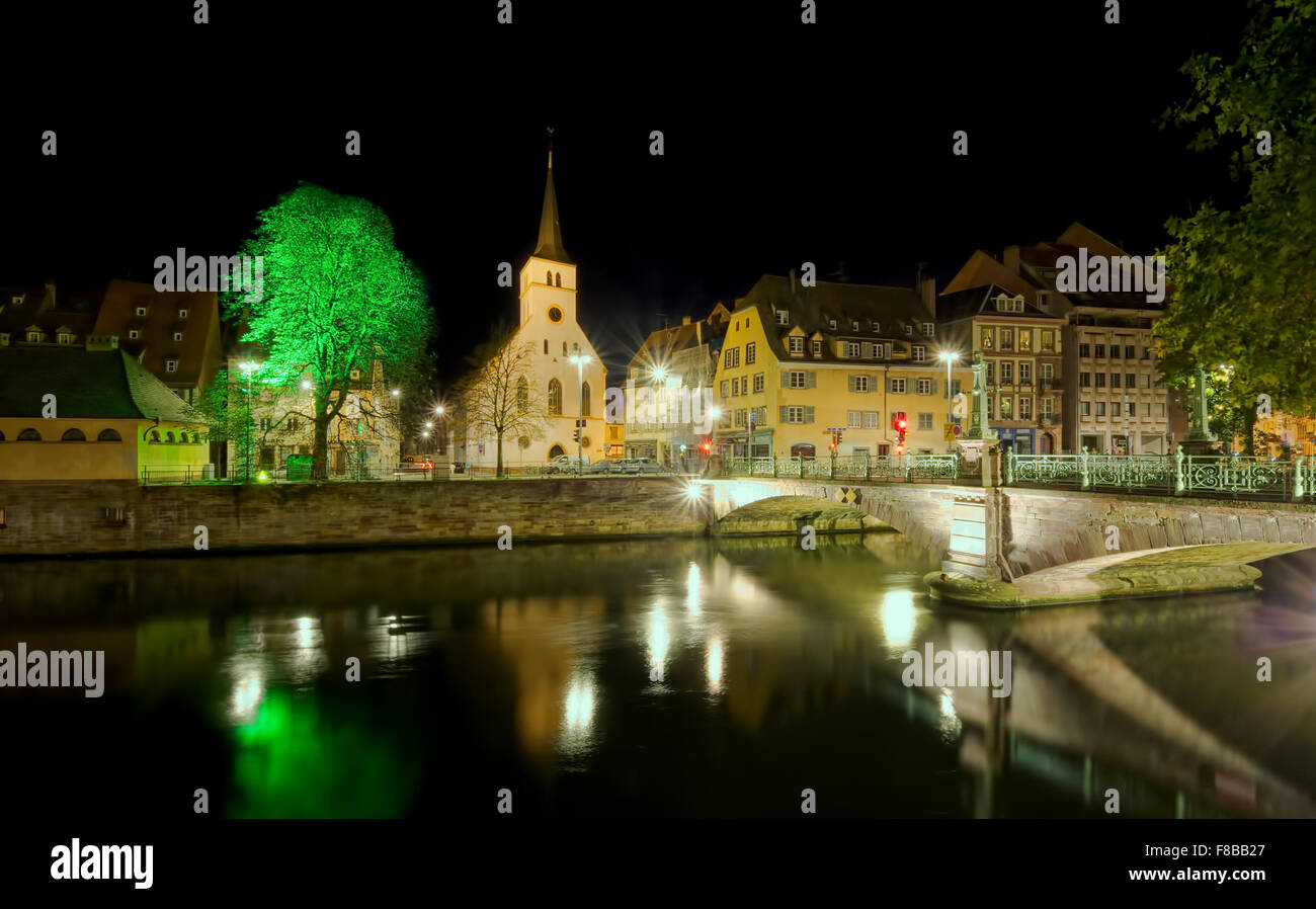 La città di Strasburgo di notte, Francia Foto Stock