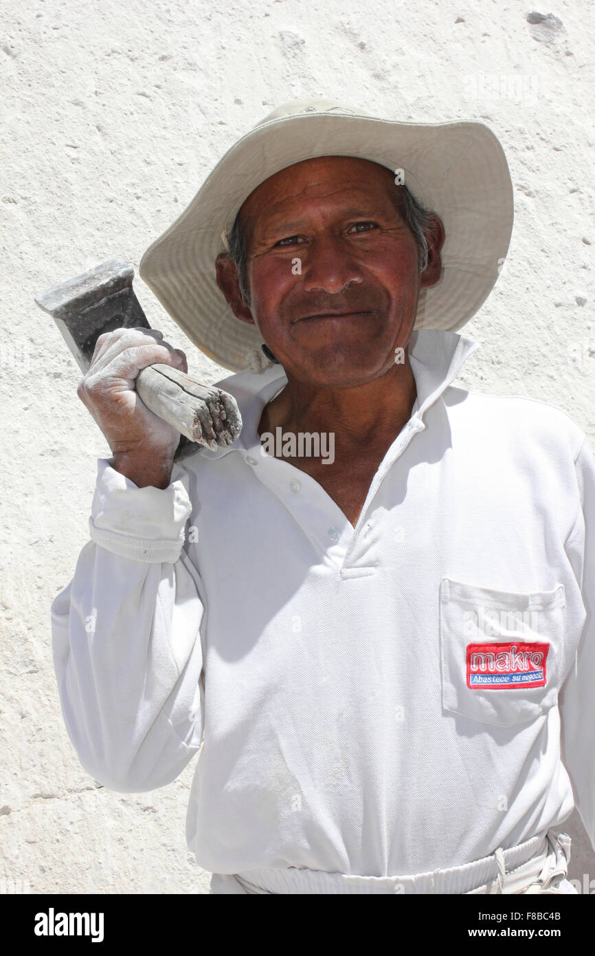 'Maestros canteros' o Cavatore nella Ruta del sillar, Arequipa, Perù Foto Stock