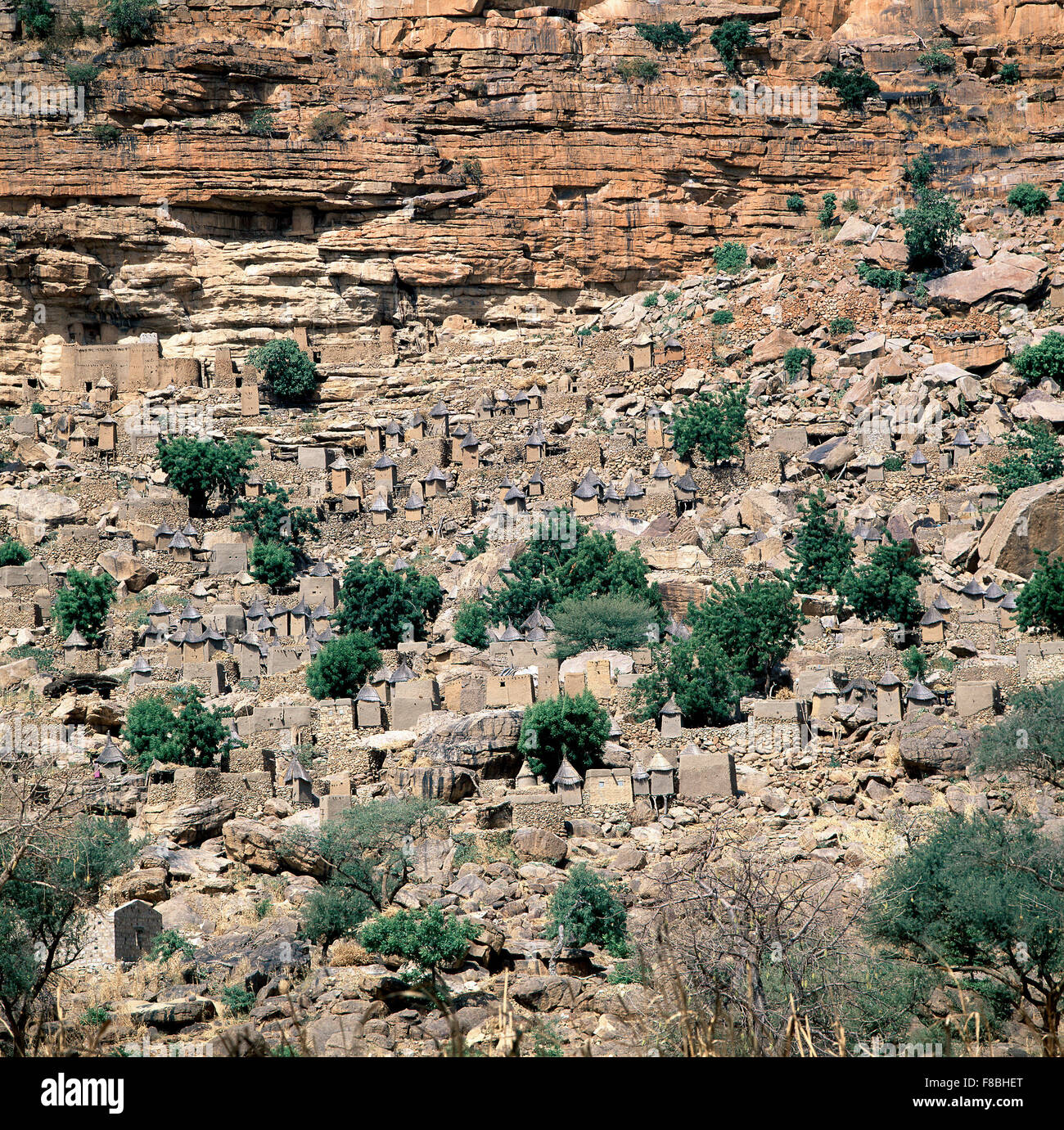 Granai in villaggio Dogon Idjeli inferiore del Mali. Foto Stock