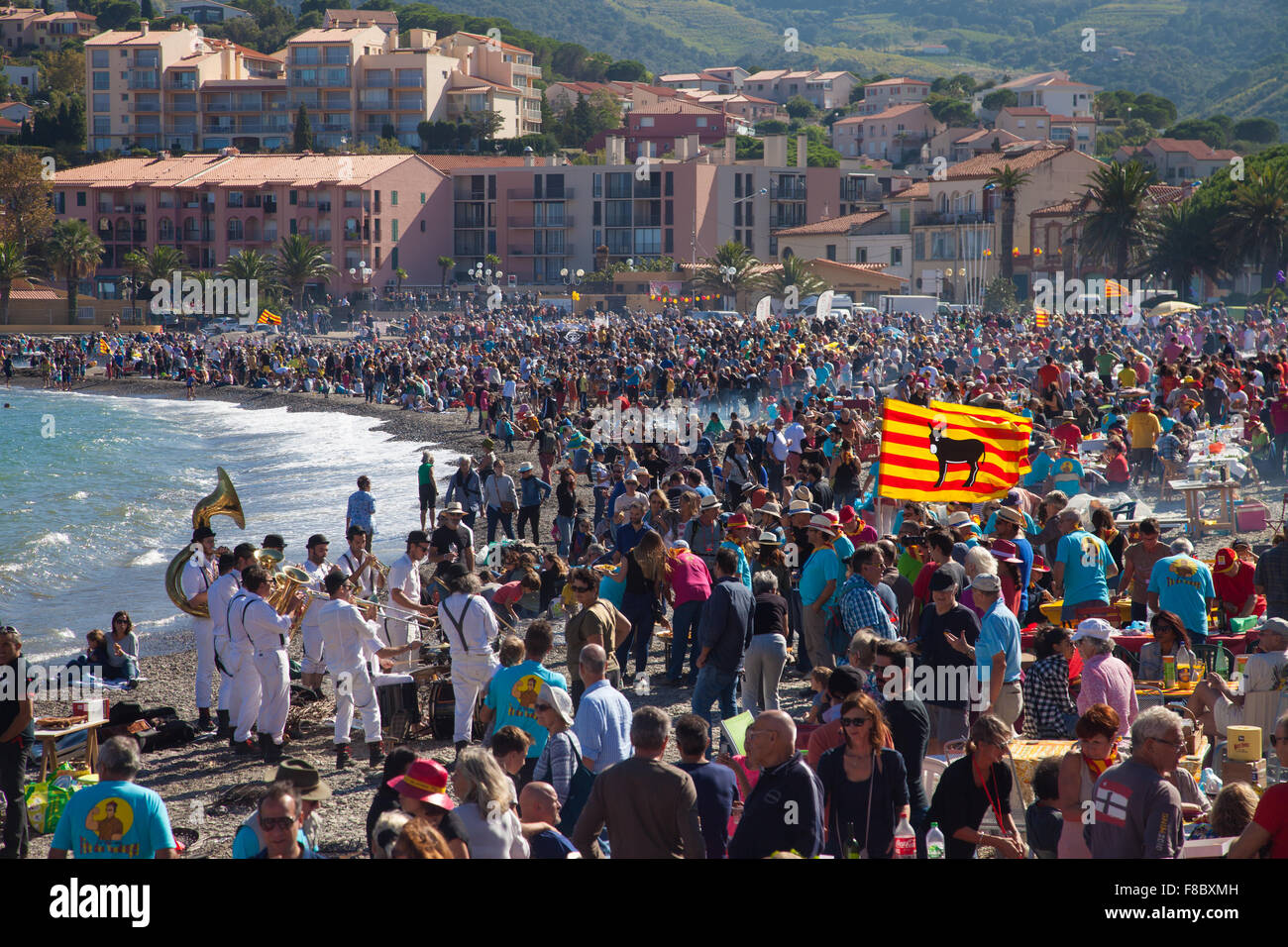 Fine della vendemmia festa sulla spiaggia di banyuls-sur-Mer Francia meridionale. Foto Stock