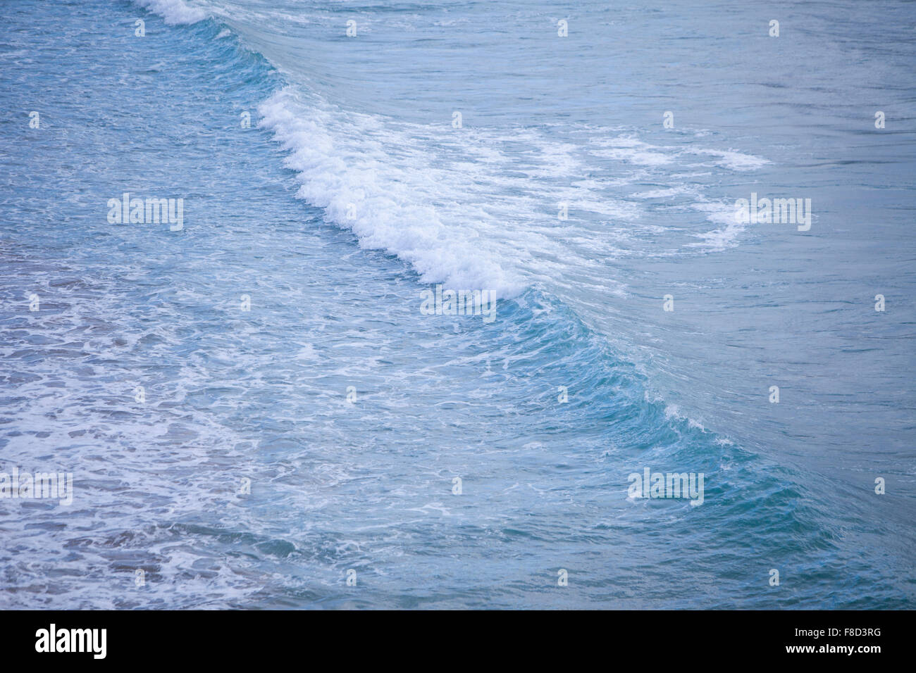 il mare ​​waves visto dal cielo Foto Stock