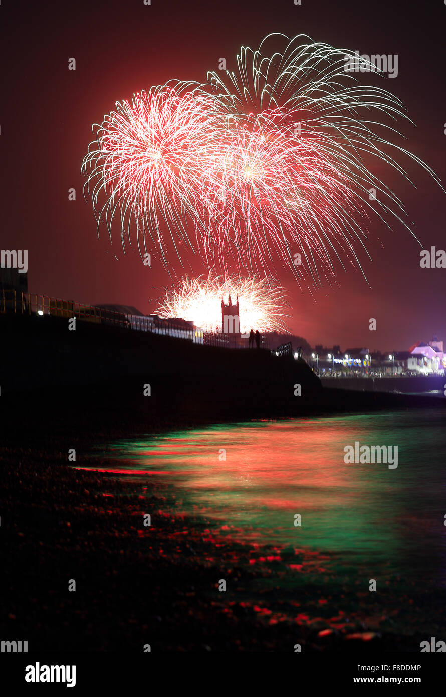 Festival di Golowan fuochi d'artificio su Penzance Promenade, Cornwall, Inghilterra, Regno Unito. Foto Stock