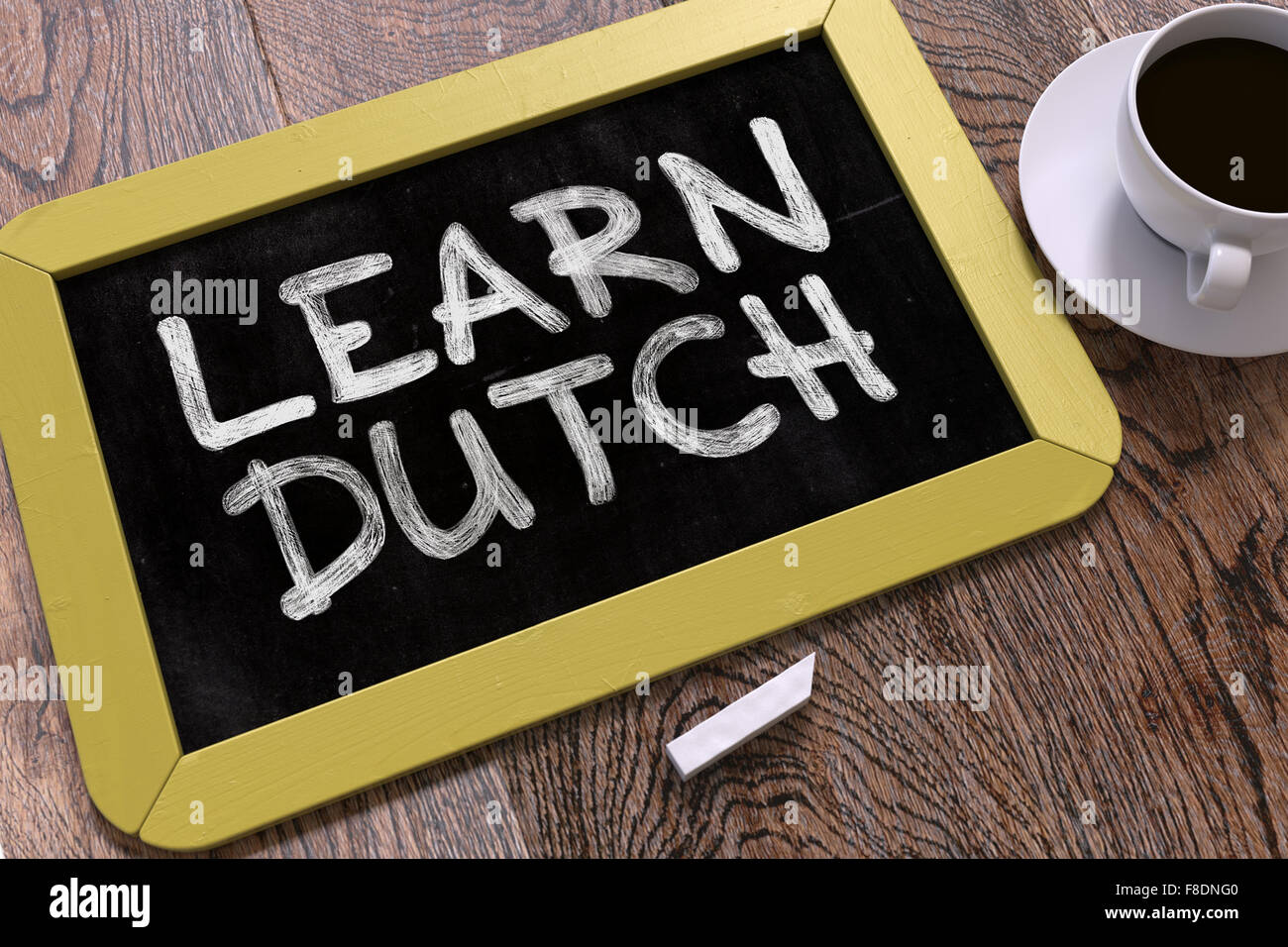 Imparare l'olandese manoscritte da bianco gesso su una lavagna. Foto Stock