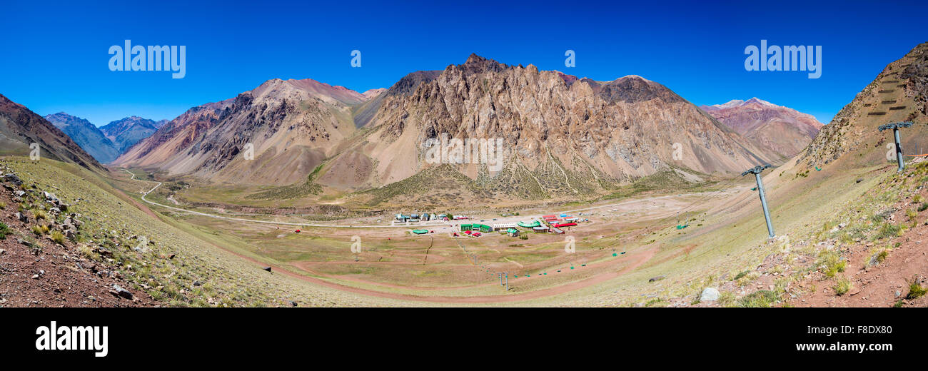 Mountain Vista panoramica nel parco Aconcagua. Argentina Foto Stock