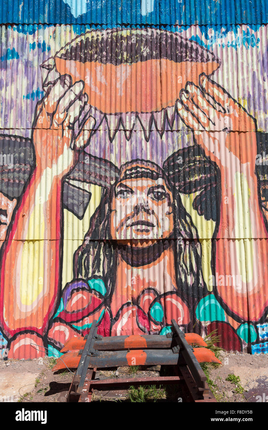 Vecchia stazione ferroviaria e Inca graffiti a Puente del Inca, Argentina Foto Stock