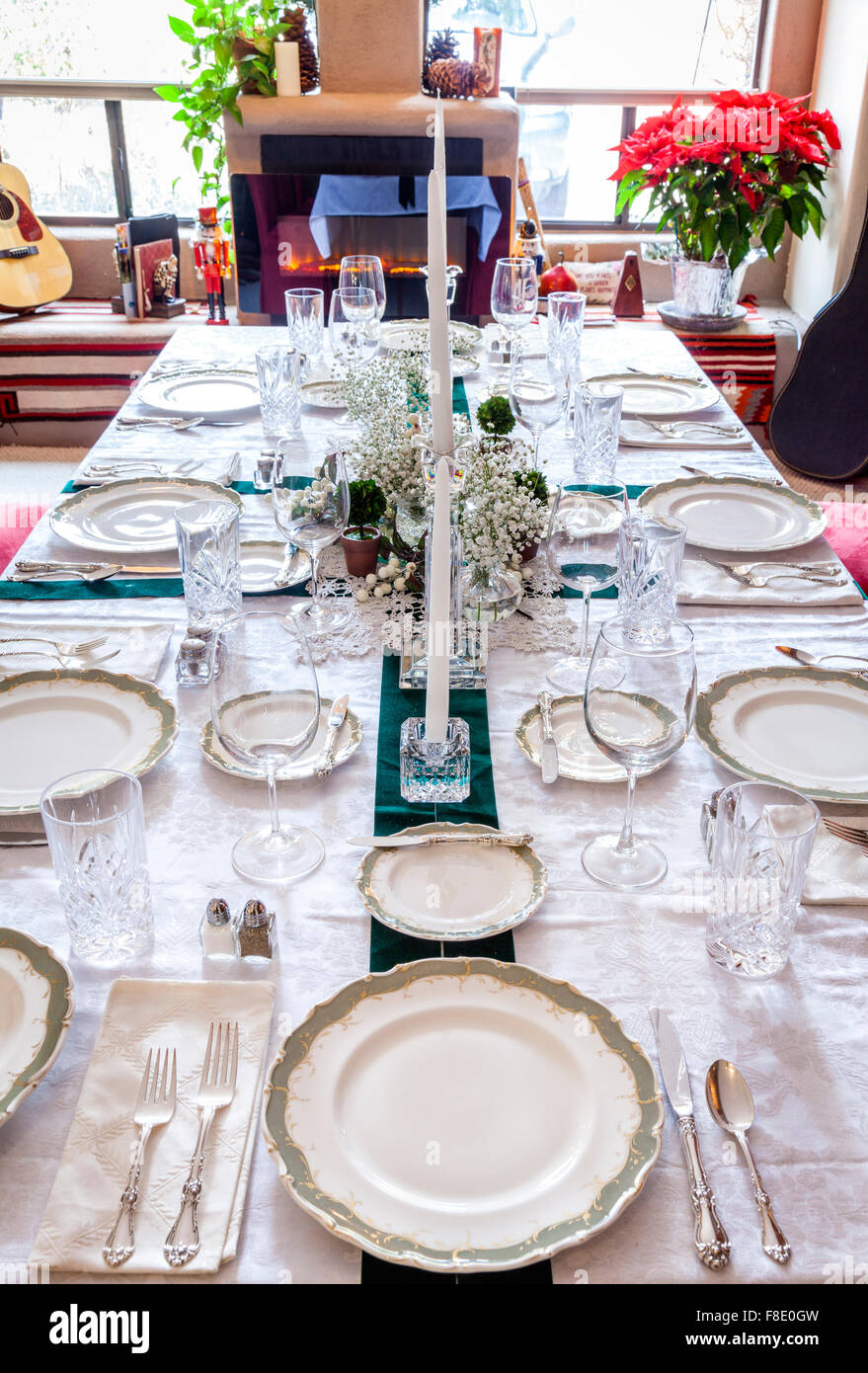 Tavolo da pranzo è impostata per una vacanza a cena Foto Stock