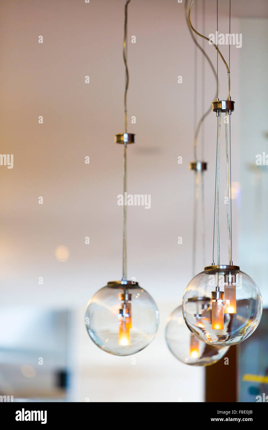 Stile moderno lampadine con fondo trasparente Foto Stock