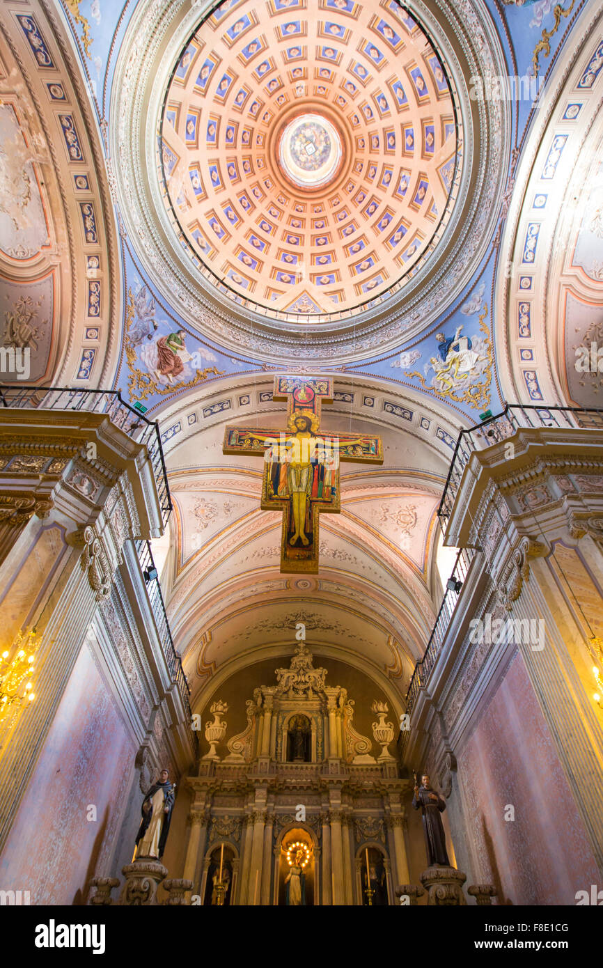 Interni e i dettagli del soffitto della Basilica Cattedrale di Salta Foto Stock