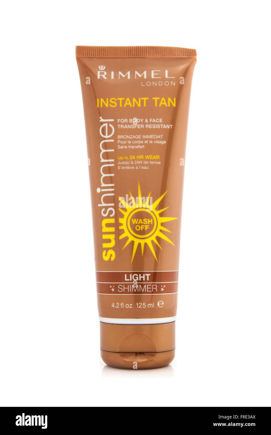 Tubo di Rimmel Instant Tan su sfondo bianco Foto Stock