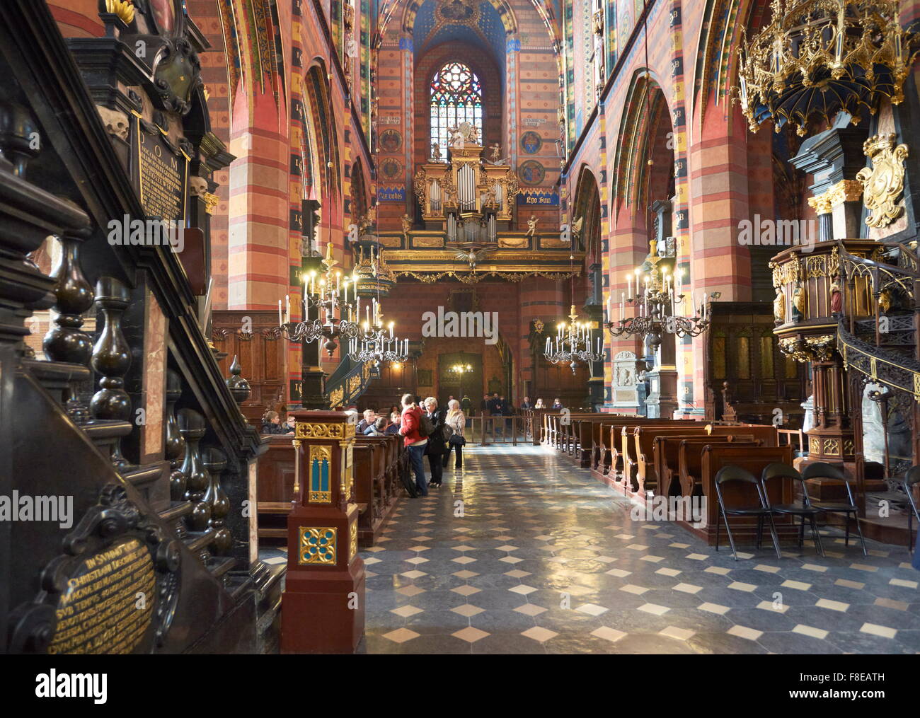 Chiesa della Madonna Assunta in Cielo (St. Chiesa di Maria), Interno della Basilica, Cracovia (Cracovia), Polonia, Europa (UNESCO) Foto Stock