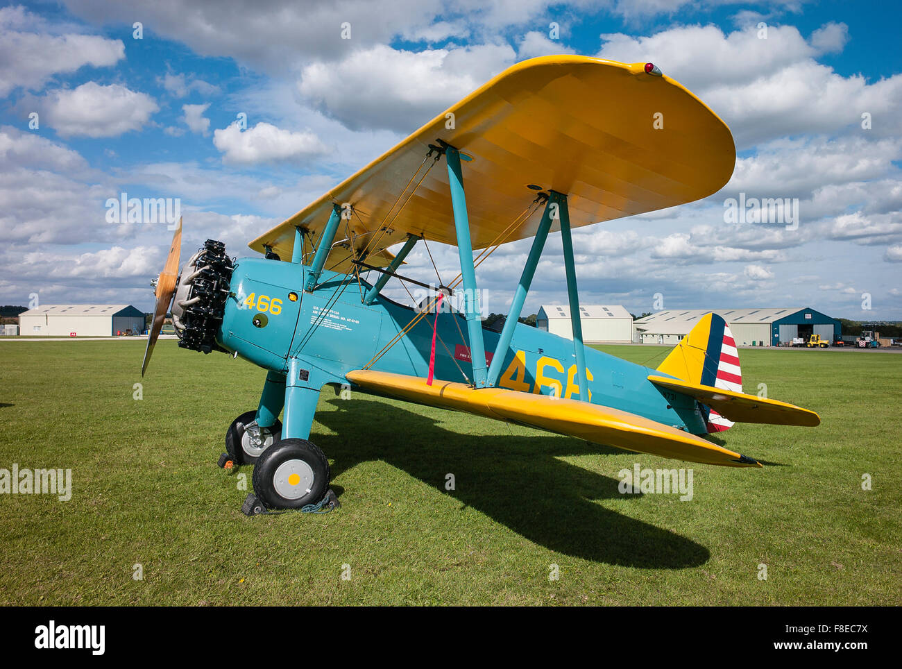 Biplano storico Boeing Stearman dal 1930s a un inglese Air Show Foto Stock