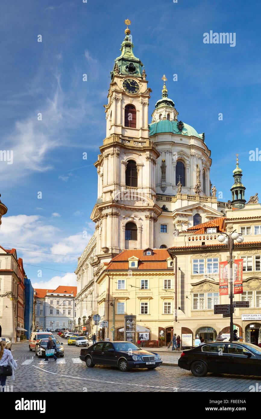 Vista della chiesa di San Nicola, Mala Strana, Praga, Repubblica Ceca, Europa Foto Stock