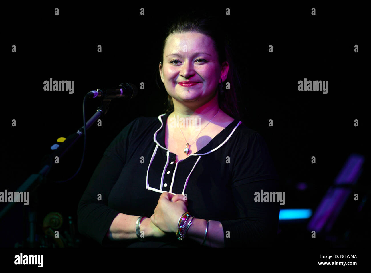 Eliza Carthy MBE è un folk inglese noto musicista sia per cantare e suonare il violino. Ella è la figlia del folk inglese musi Foto Stock