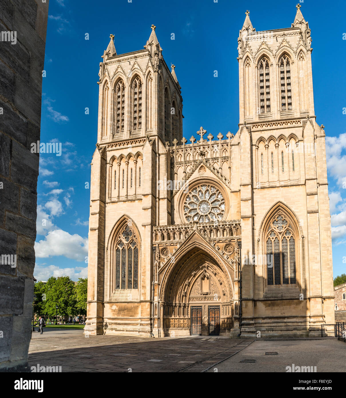La Chiesa Cattedrale della Santa e indivisa Trinità, noto anche come Cattedrale di Bristol, su College Green, Somerset, Inghilterra Foto Stock