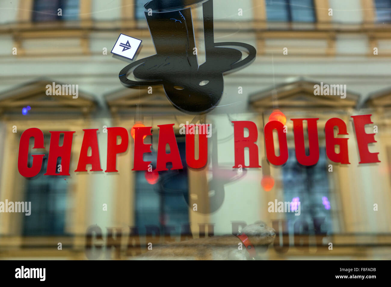 Una vetrina nel Chapeau Rouge Music Club, città Vecchia, Praga, Repubblica Ceca Foto Stock