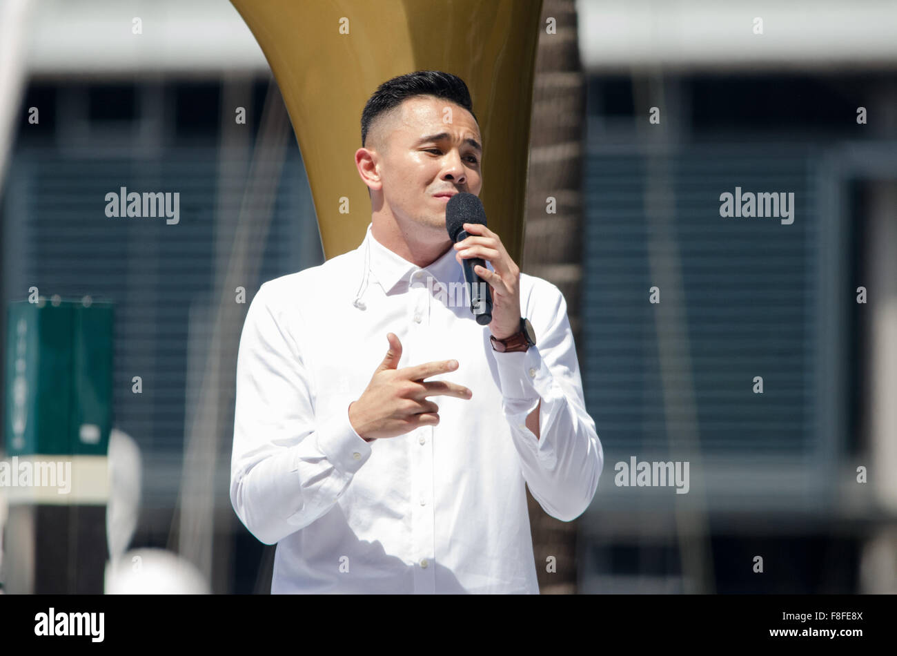 Sydney, Australia - 9 Dicembre 2015: Cyrus esegue durante il quinto annuale AACTA premiazione che ha avuto luogo presso la stella di Sydney. Credito: mjmediabox/Alamy Live News Foto Stock