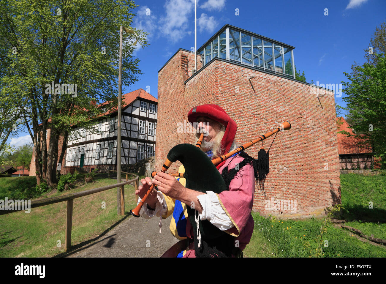 Musicista VOGELFREI, Castello Bodenteich, Uelzen, Bassa Sassonia, Germania, Europa Foto Stock