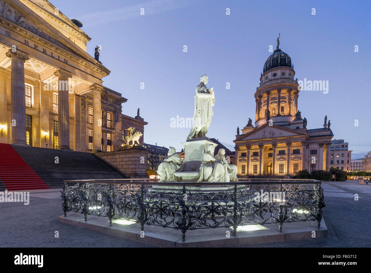 Concert House, statua di Schiller, Francese Dome, Berlino Foto Stock