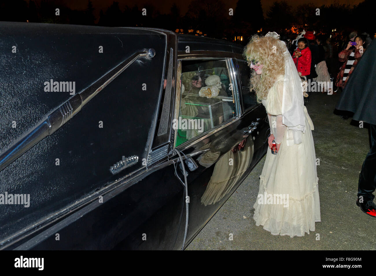 Sposa zombie, sfilata di anime perdute Festival 2014, Unità Commerciali di vicinato, Vancouver, British Columbia, Canada Foto Stock