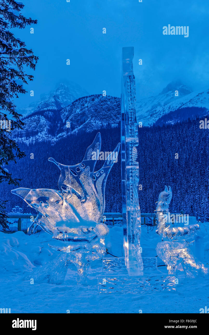 Sculture di ghiaccio, la stima di sé, Ice Magic Festival, il Lago Louise, il Parco Nazionale di Banff, Alberta, Canada Foto Stock