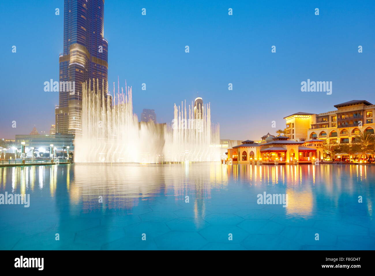 La città di Dubai - Burj Khalifa Tower, fontane mostra, Emirati Arabi Uniti Foto Stock