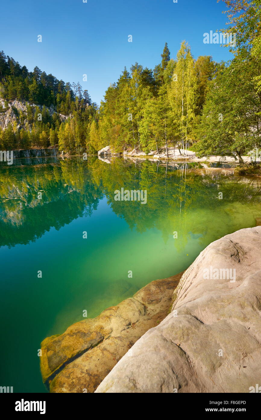 Adrspach città di roccia, Adrspach Lago, Repubblica Ceca Foto Stock