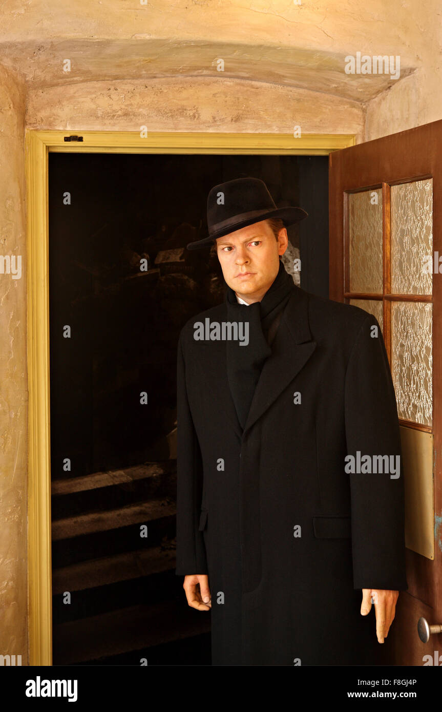 Orson Welles come 'Harry Lime', dal film "Il terzo uomo", in Madame Tussauds Waxworks Museum, il parco Prater di Vienna. Foto Stock
