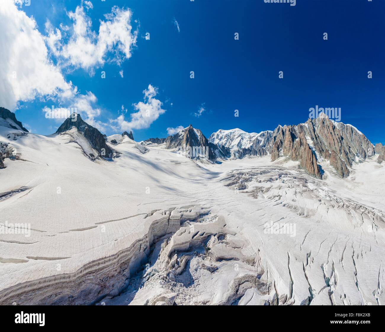 Spiegate la neve profonda a Mont Blanc, Francia Foto Stock