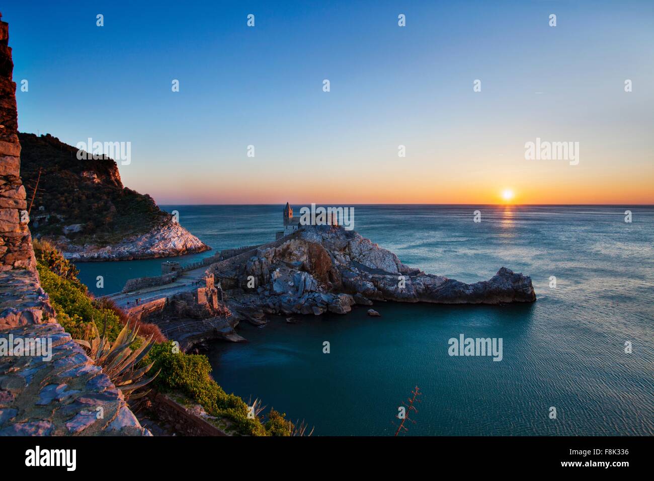 Tramonto sul mare di Porto Venere, Italia Foto Stock
