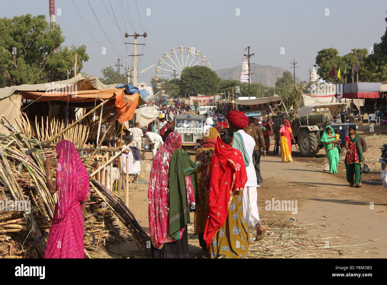 Pushkar, India, Novembre 27, 2012. Popolo Indiano a Puskar fiera. Il Cammello Pushcar equo, tenuto ogni novembre, Pushkar Camel Fair Foto Stock