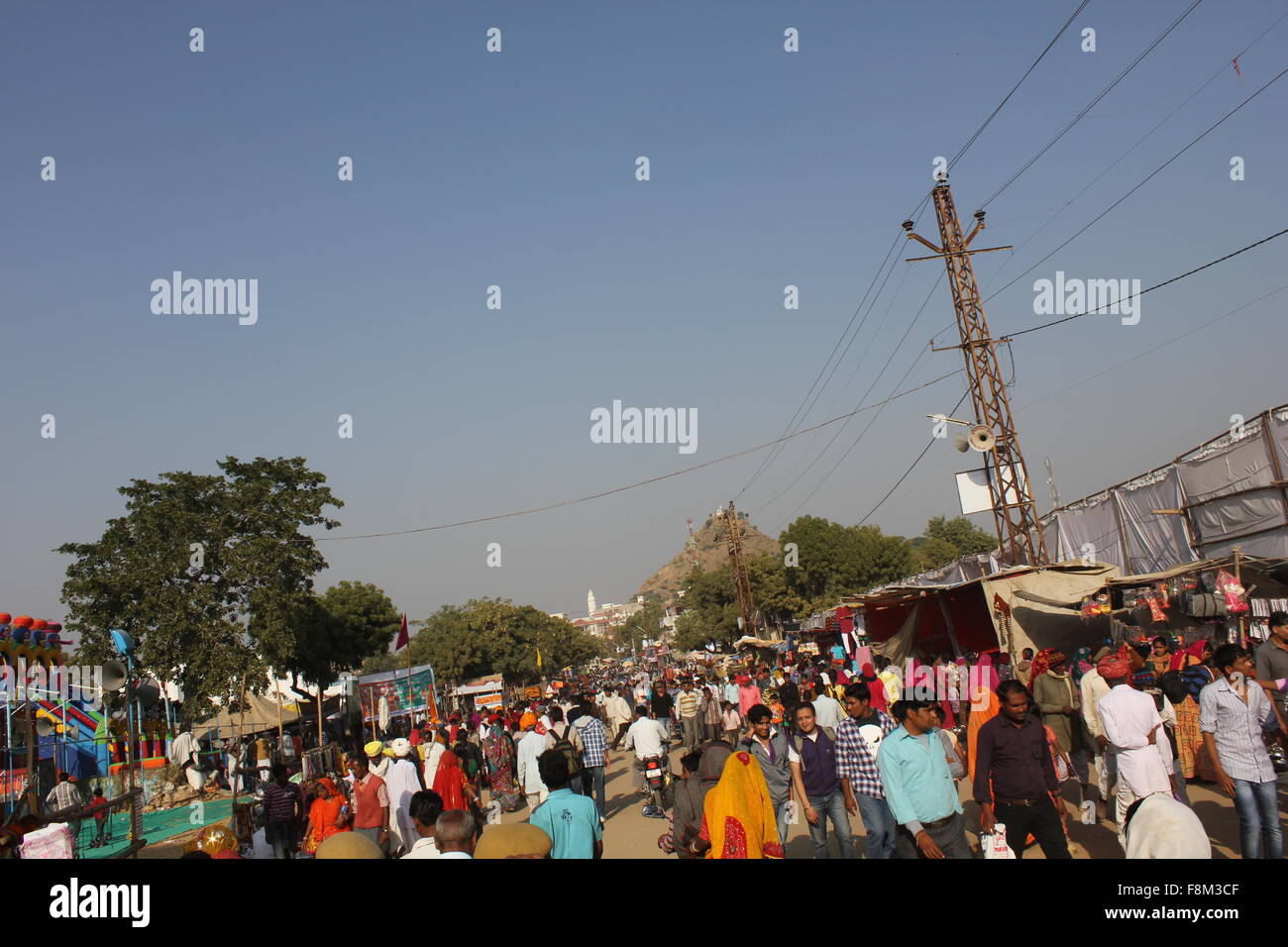 Pushkar, India, Novembre 27, 2012. Popolo Indiano a Puskar fiera. Il Cammello Pushcar equo, tenuto ogni novembre, Pushkar Camel Fair Foto Stock