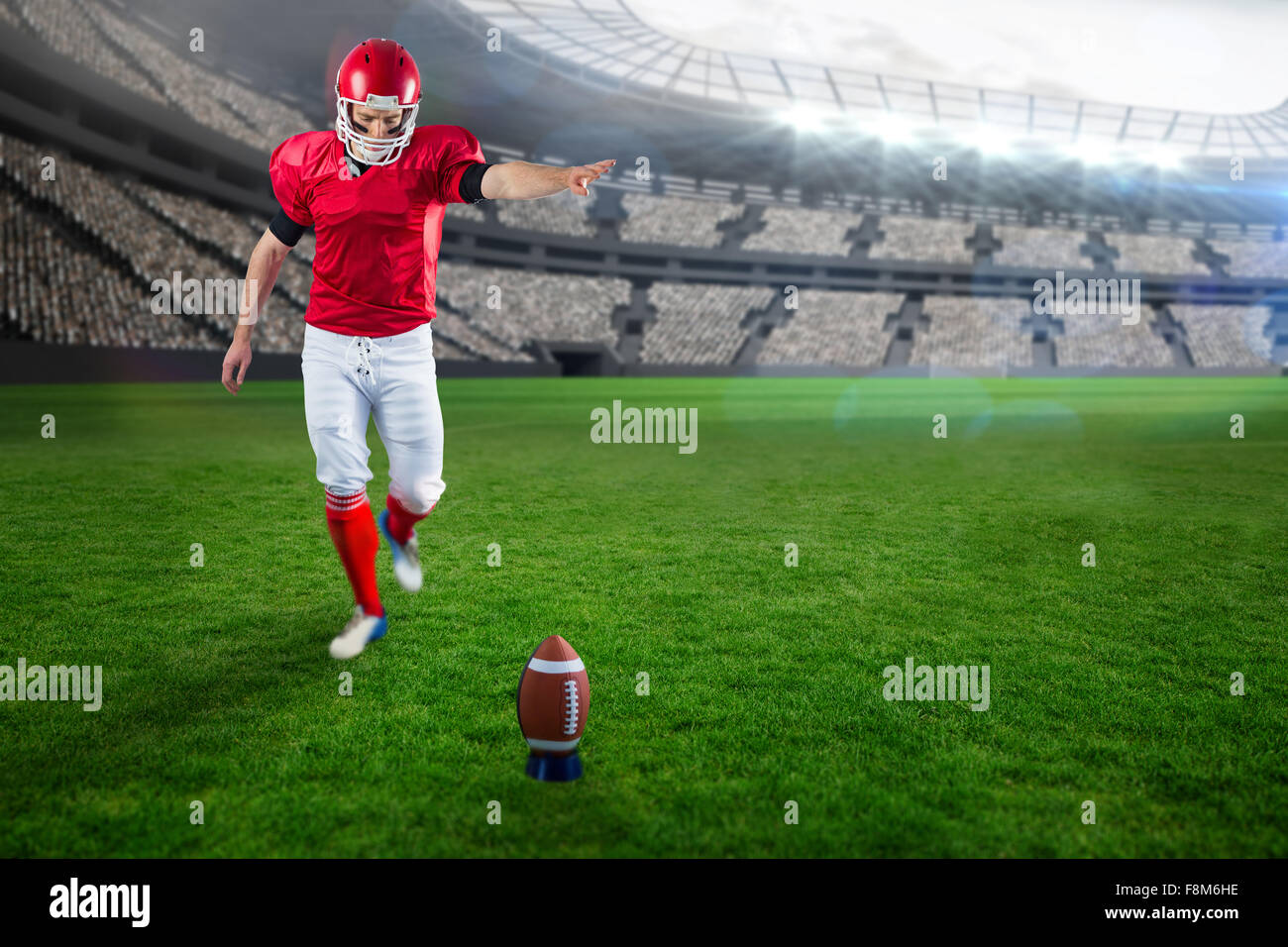 Immagine composita del giocatore di football americano calci calcio Foto Stock